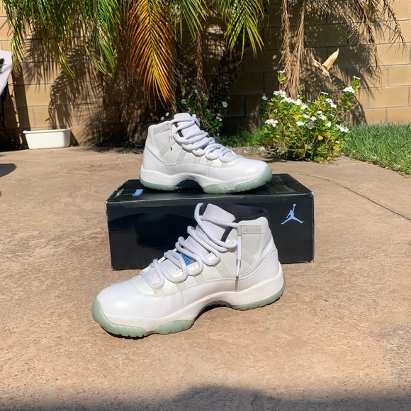 Jordan 11 Legend Blue - Picture 1 of 5